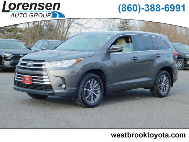 Pre Owned 2017 Toyota Highlander Xle V6 Awd Sport Utility In Old Pre Owned 2017 Toyota Highlander Xle V6 Awd